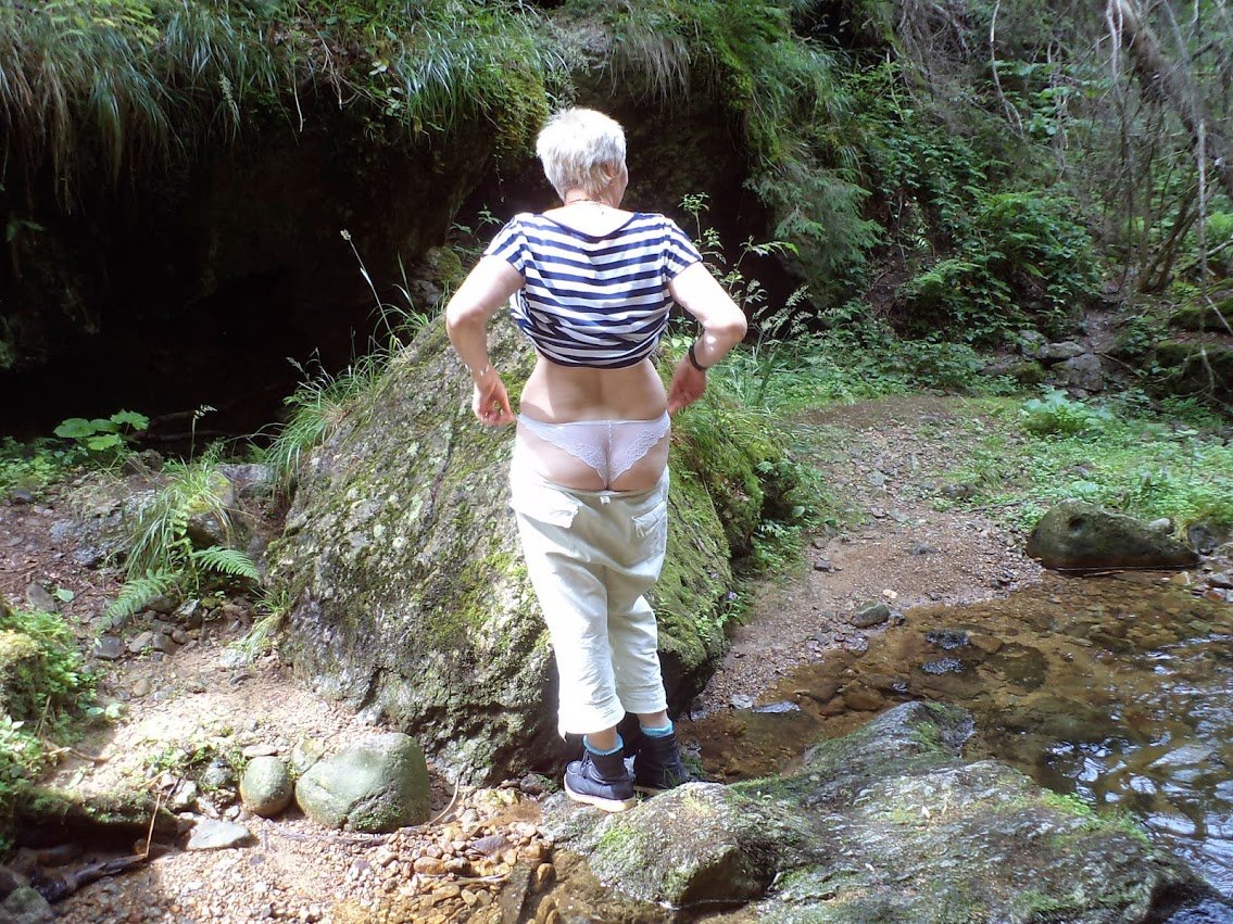 Nadine from Hungary poses for hubby #TtEPeh2P