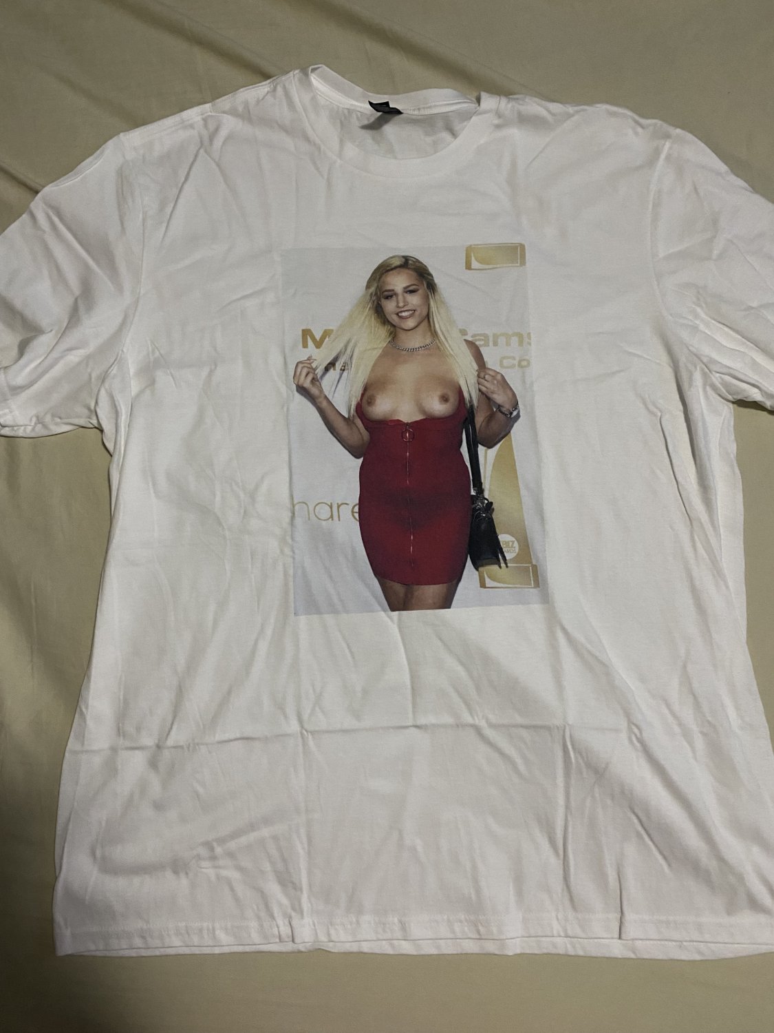 Sophia Lux topless at event #ZmlAZekV